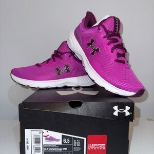 Under Armour Purple and White Athletic Shoes Sleek Design